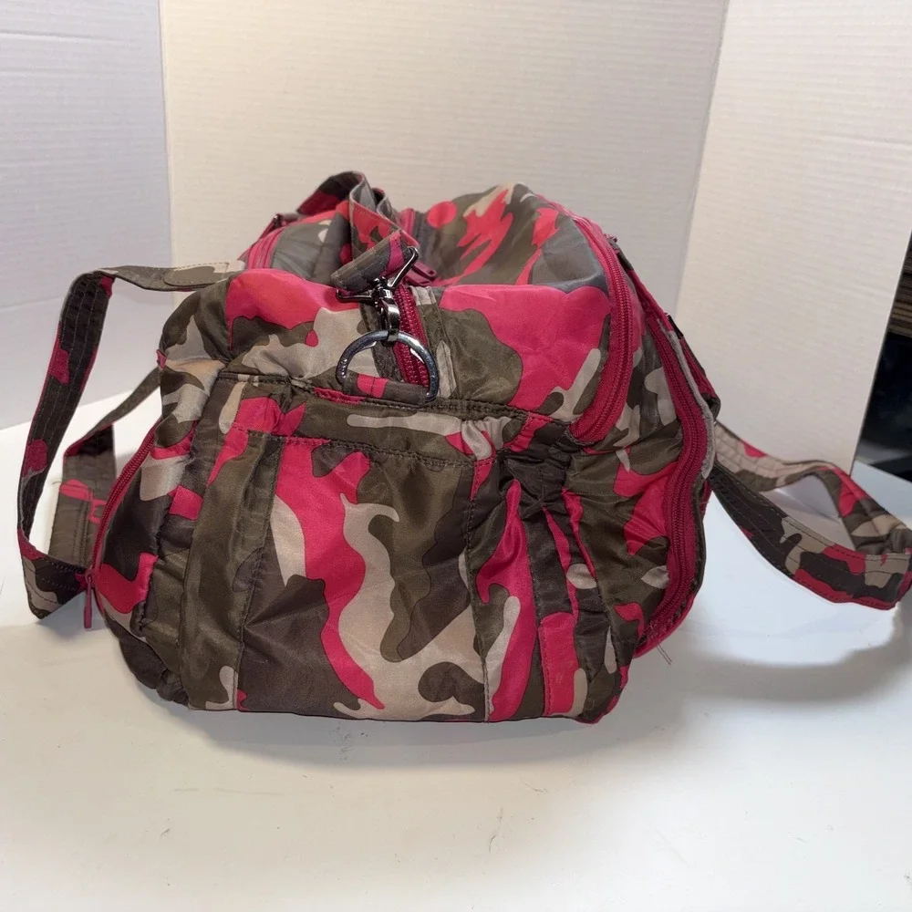 Lug‎ Propeller Pink Green Camo Duffel Bag Travel Carry On Overnight Gym Yoga Bag